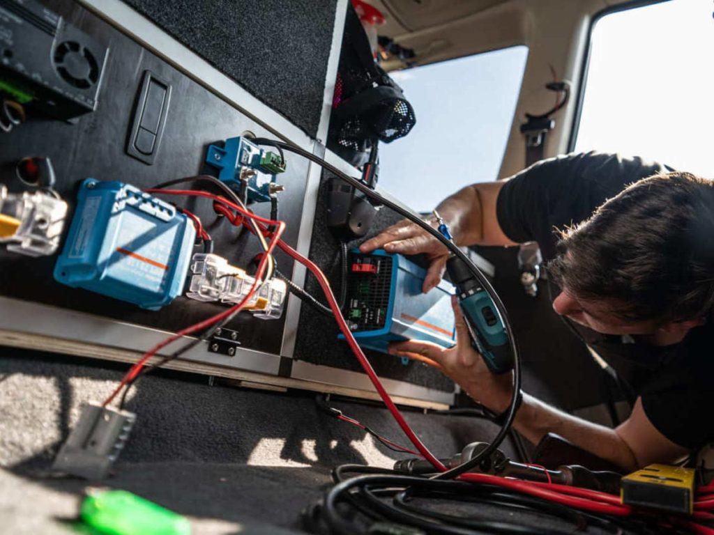 Einbau von elektrischen Komponenten im Campervan